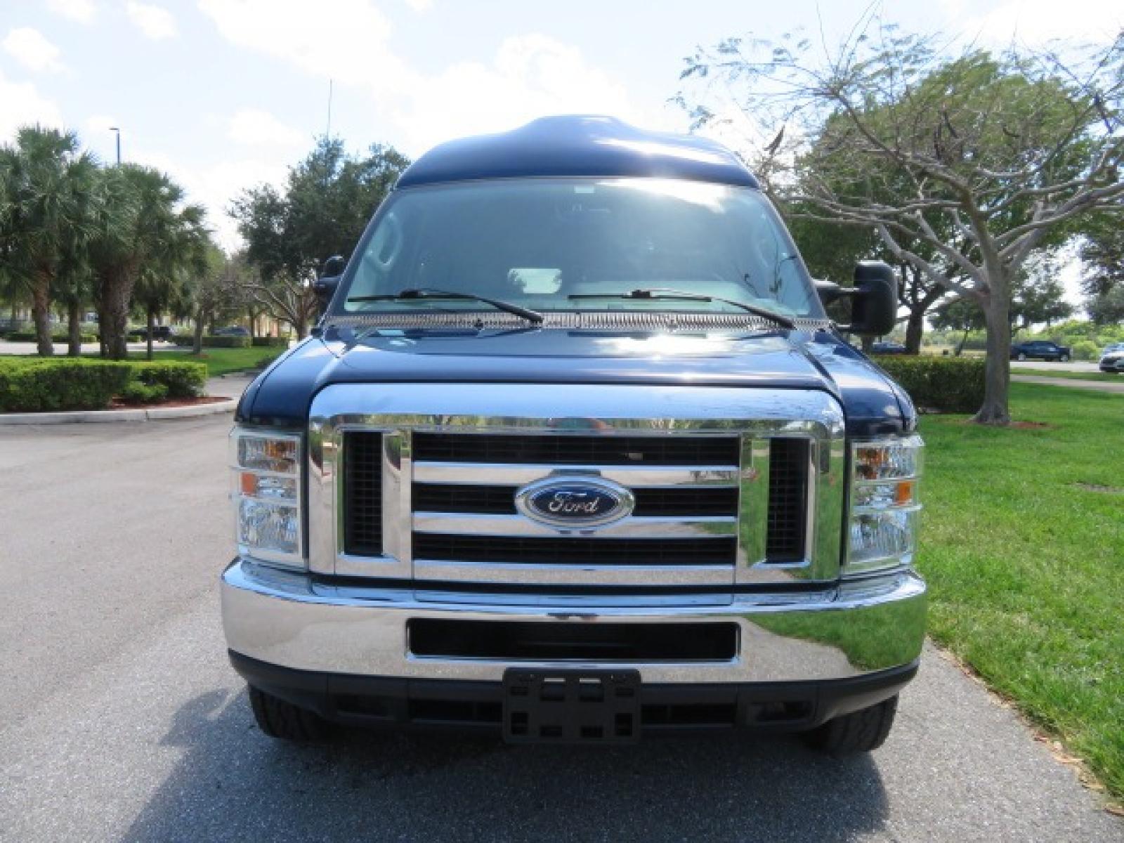 2011 Dark Blue /Gray Ford E-Series Wagon E-350 XLT Super Duty (1FBNE3BS4BD) with an 6.8L V10 SOHC 20V engine, located at 4301 Oak Circle #19, Boca Raton, FL, 33431, (954) 561-2499, 26.388861, -80.084038 - Photo #10